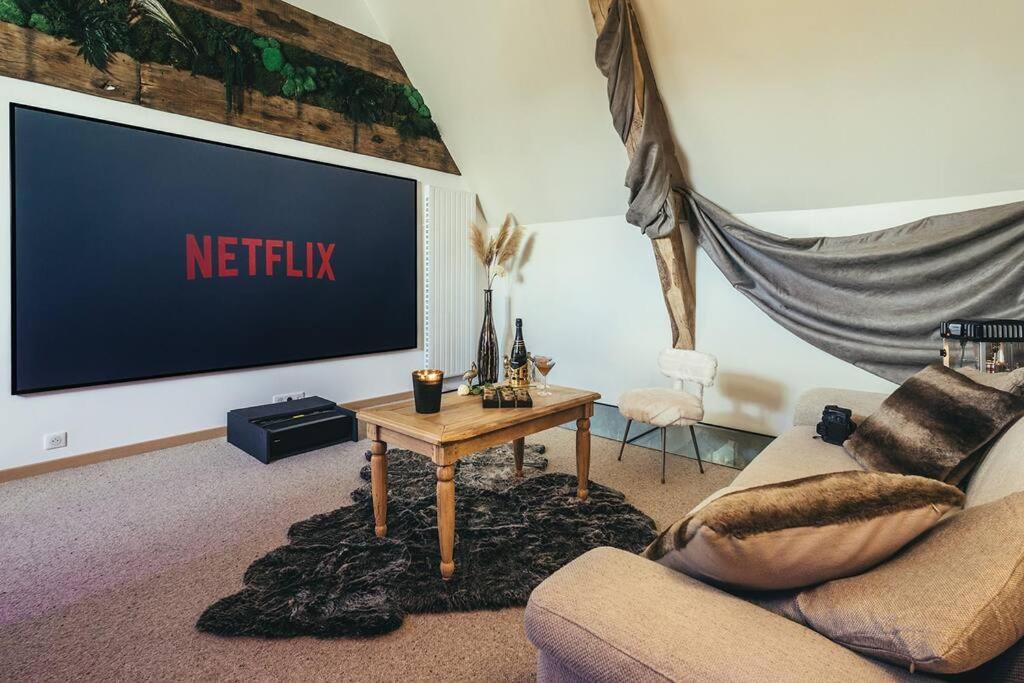 Le Duplex De L'Etoile Home Cinema Jacuzzi Et Sauna Privatif Longmesnil Exterior photo