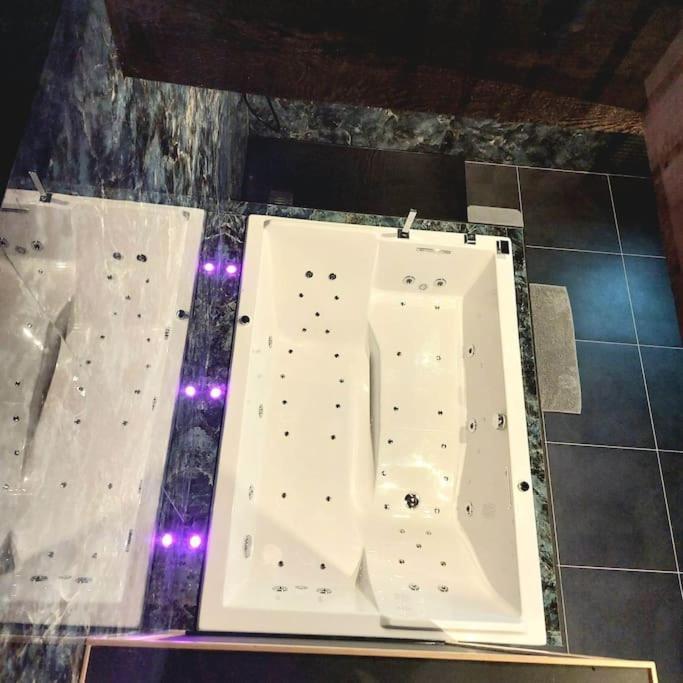 Le Duplex De L'Etoile Home Cinema Jacuzzi Et Sauna Privatif Longmesnil Exterior photo
