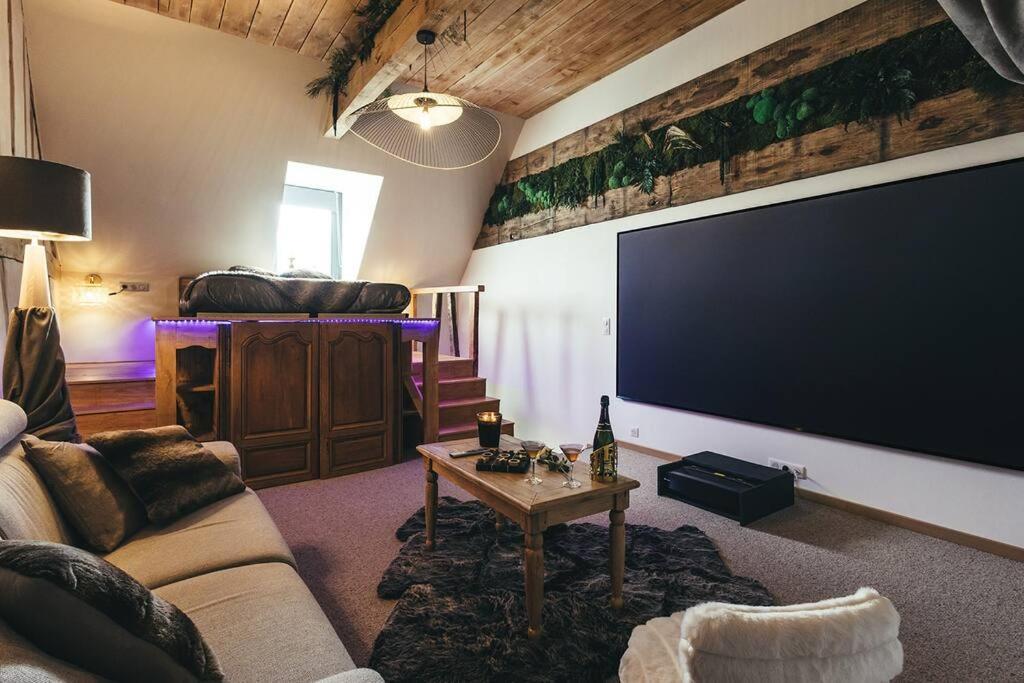 Le Duplex De L'Etoile Home Cinema Jacuzzi Et Sauna Privatif Longmesnil Exterior photo